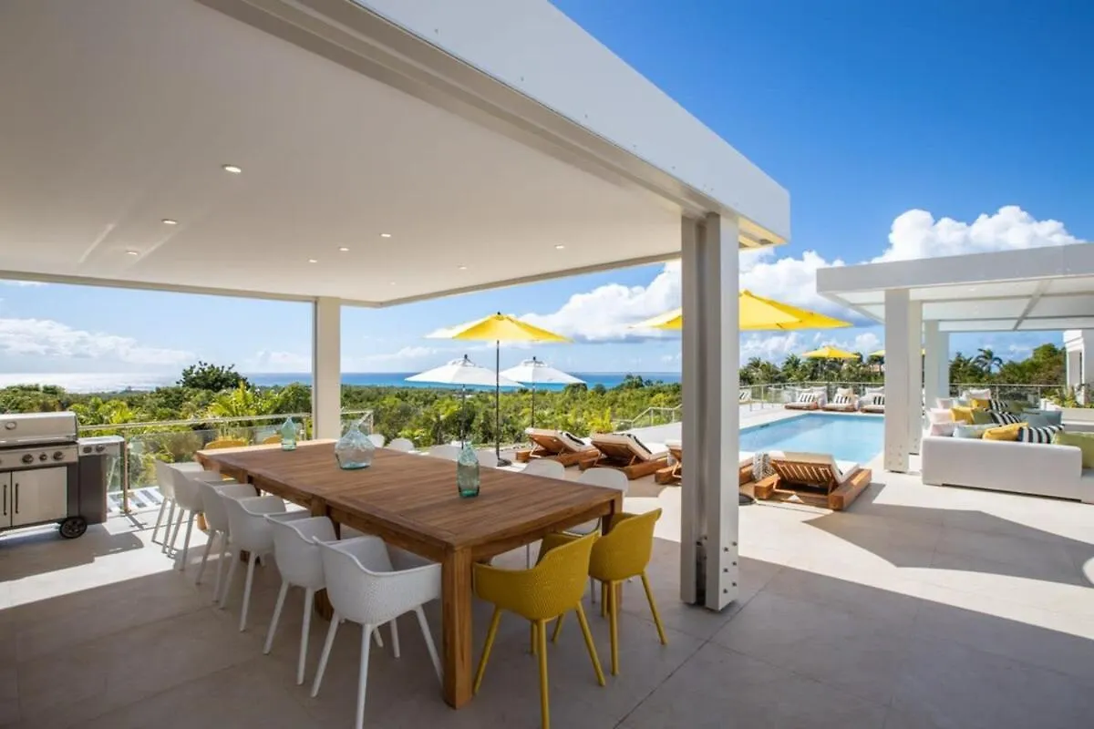 Casa de Férias Villa Solis, 7 Bedroom Ocean View Midcentury Villa Marigot