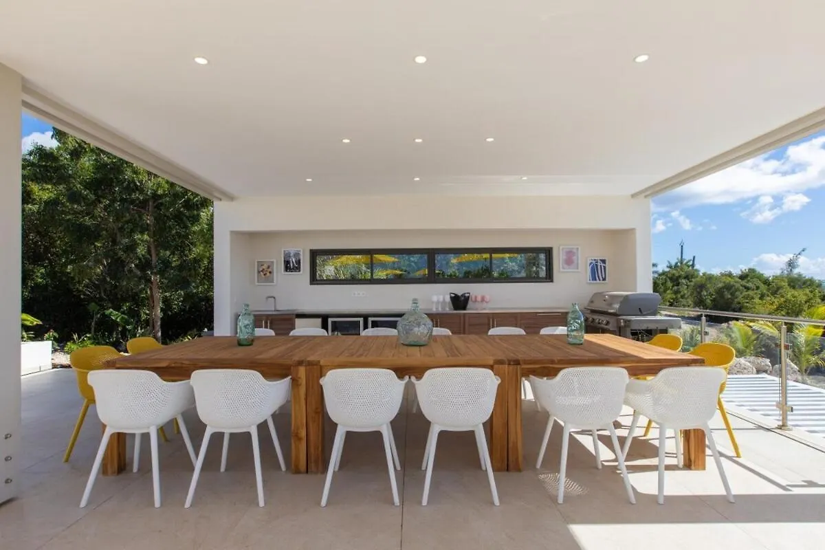Casa de Férias Villa Solis, 7 Bedroom Ocean View Midcentury Villa Marigot
