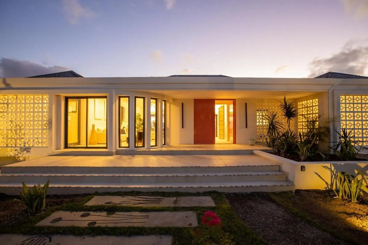 Semesterbostad Villa Solis, 7 Bedroom Ocean View Midcentury Villa Marigot